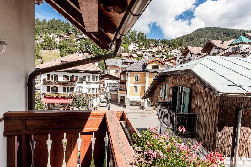 Hotel Garni Villa Park St. Ulrich in Gröden Exterior foto