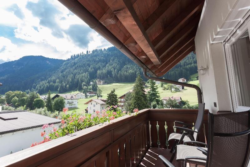 Hotel Garni Villa Park St. Ulrich in Gröden Exterior foto
