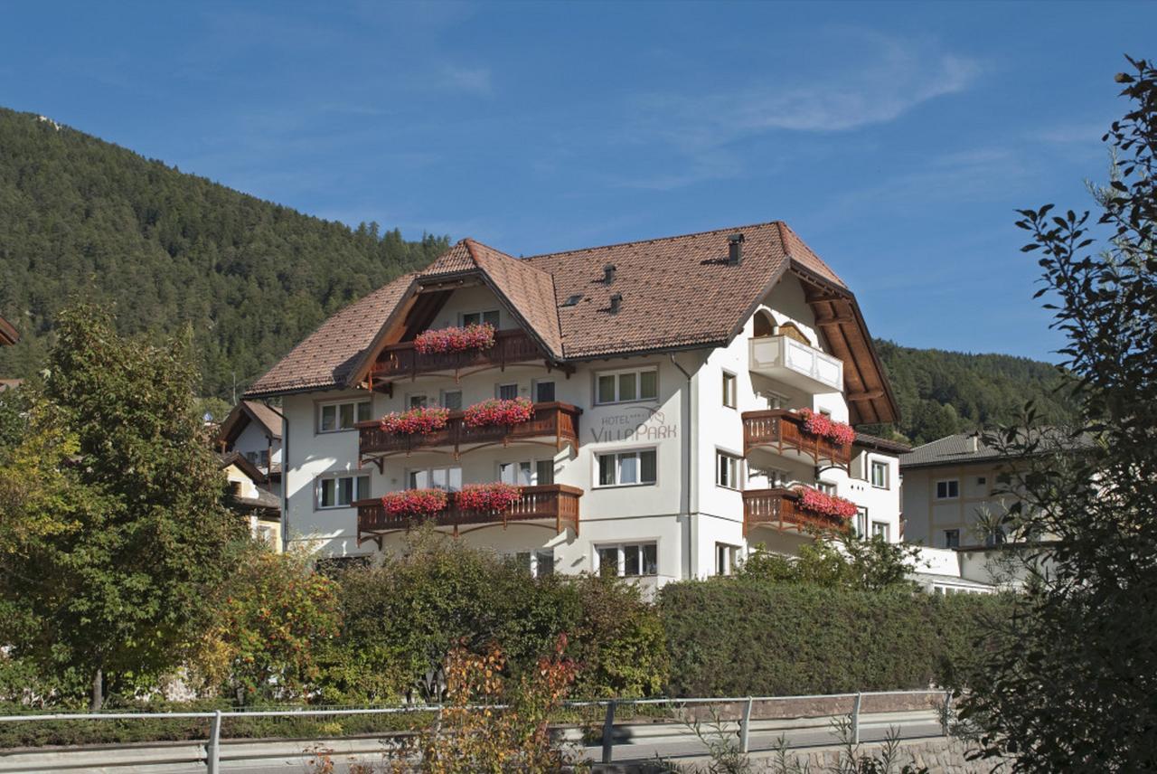 Hotel Garni Villa Park St. Ulrich in Gröden Exterior foto